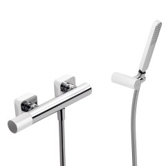 Tres Loft Colors fali zuhany csaptelep, szatén tömlős kézizuhannyal fehér-chrome 20016701BL